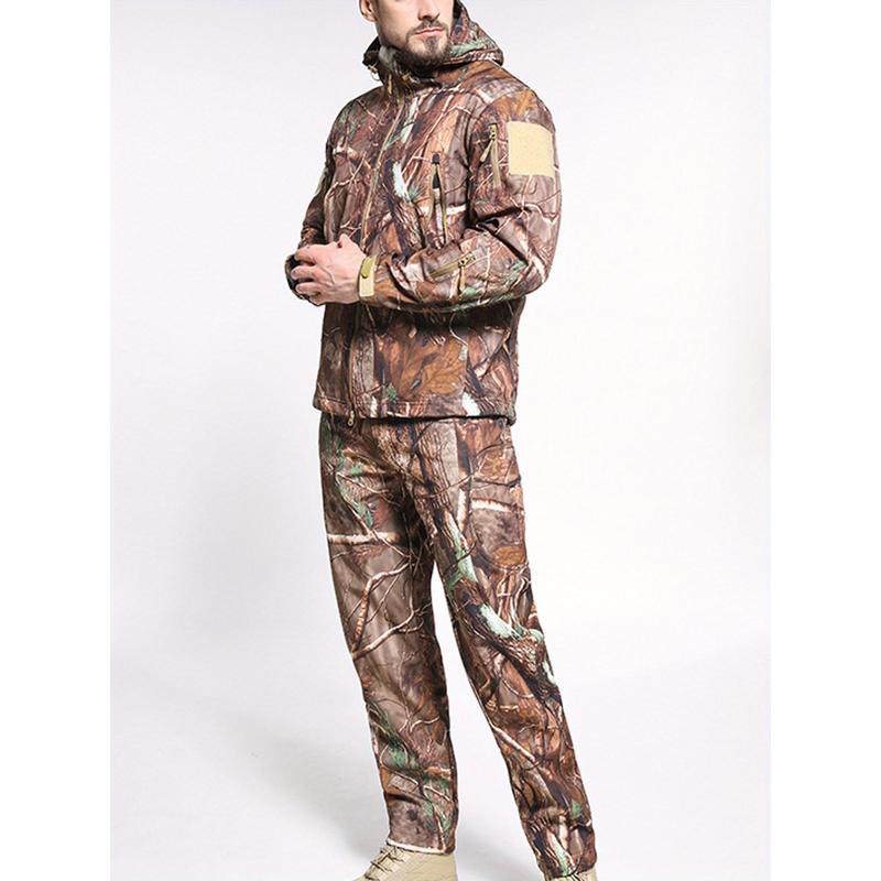 Ultimate Camouflage Two-Piece Suit for Men - Windproof, Waterproof, Fleece-Lined, Hooded, Multi-Pocket, Fall Winter Sports & Outdoors Wear with Maximum Warmth and Protection