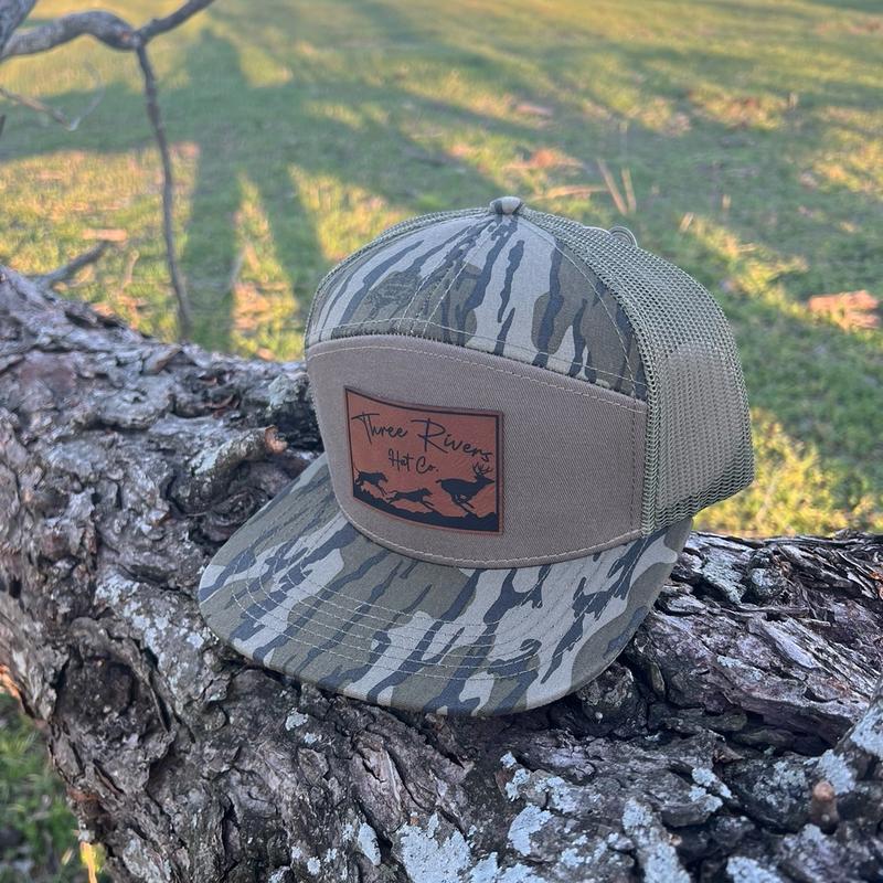 Deer Dog Hunting Patch - Mossy Oak Bottomland 7 panel Flatbill Snapback Hat